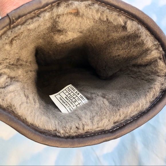 I Heart Ugg Skull Sequin Boots size 7. - Picture 15 of 15